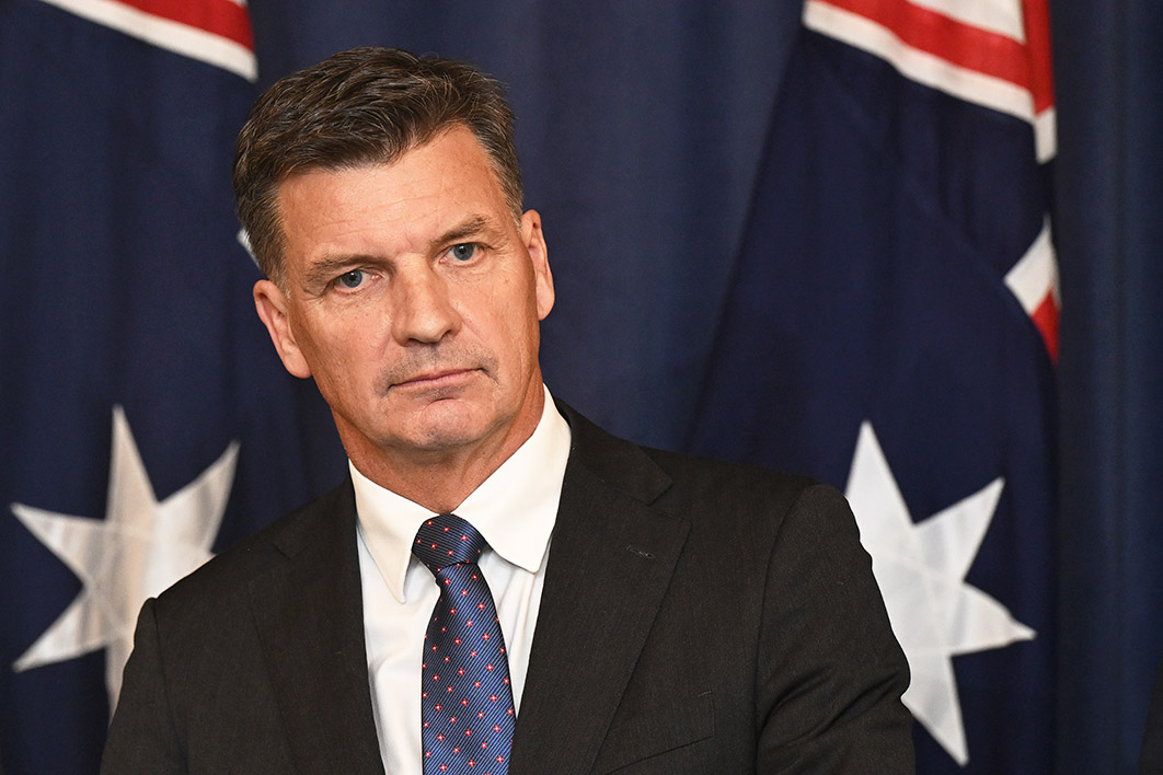 Stuck in the middle • Inside Story